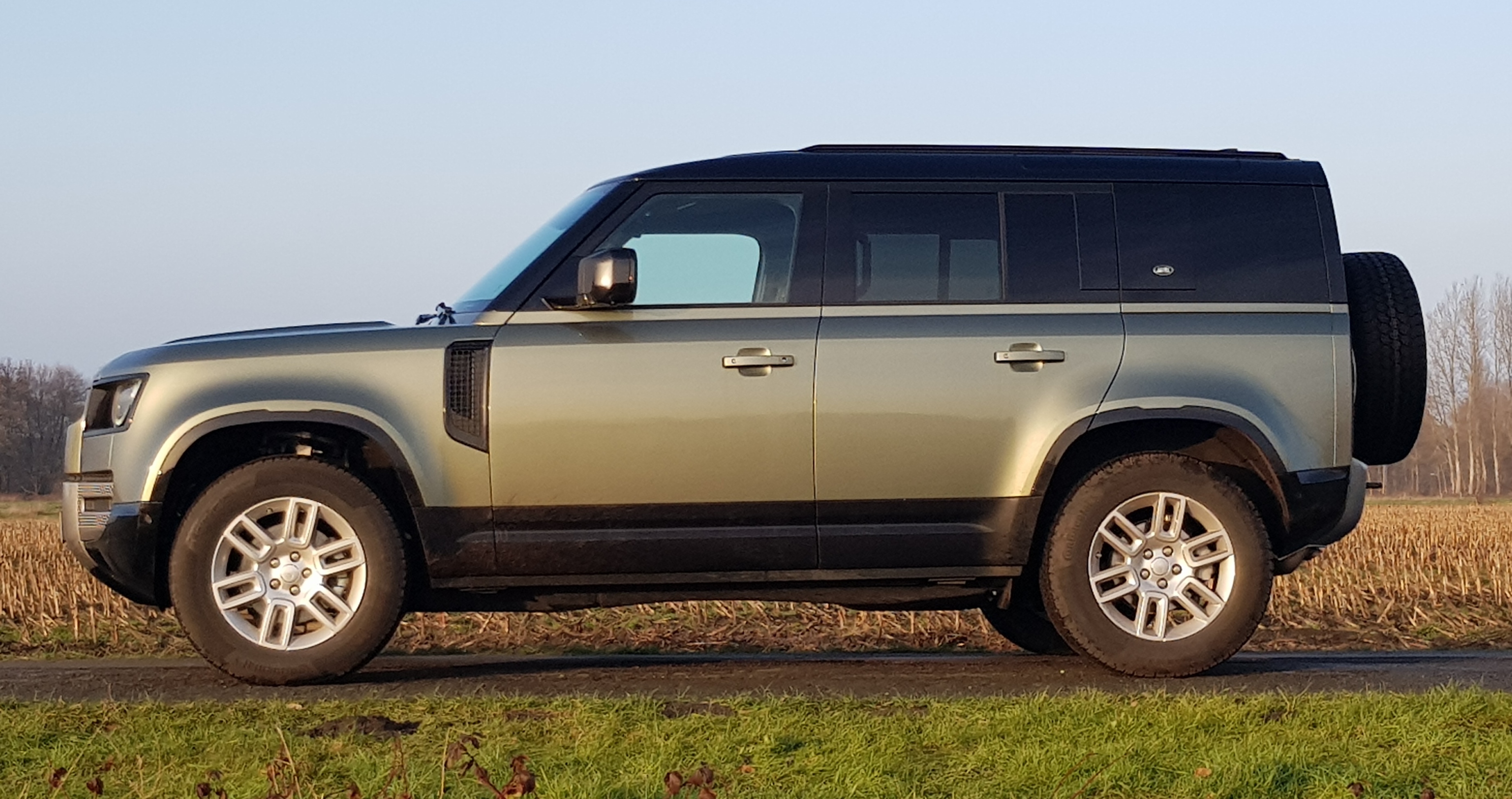 Praxistest Land Rover Defender 110: Gelände-Legende mit High-Tech-Touch ...