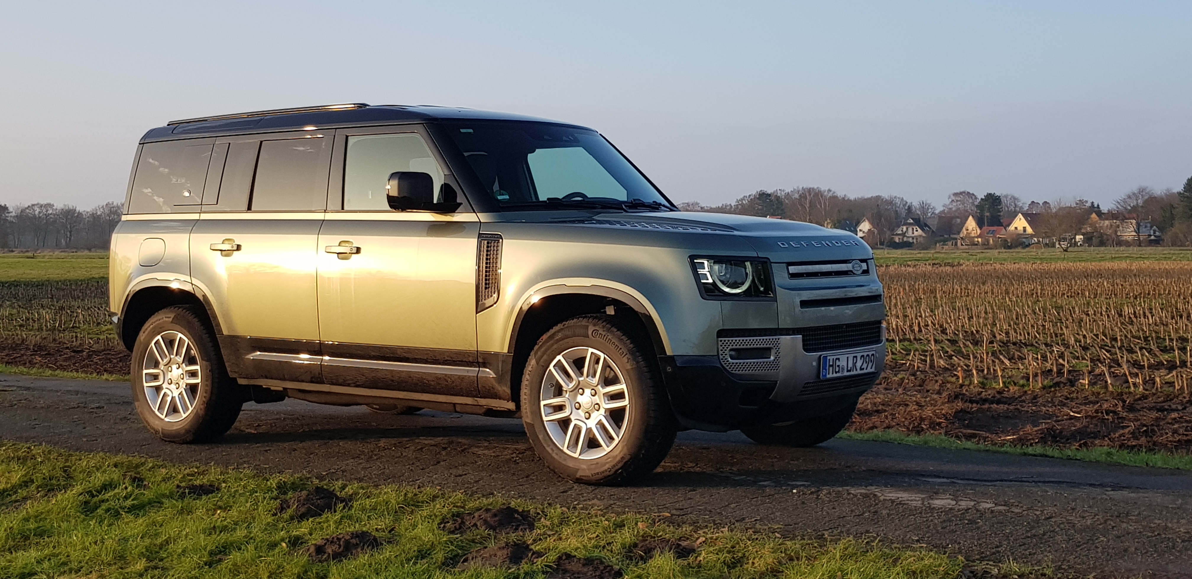 Normal Defender Height Praxistest Land Rover Defender 110: Gelände-Legende mit High-Tech-Touch ...